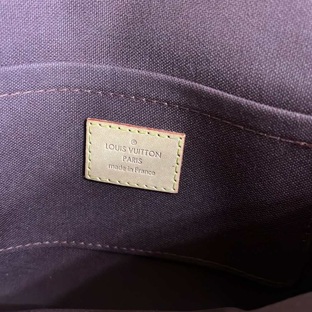Louis Vuitton Favorite - Picture 7 of 9